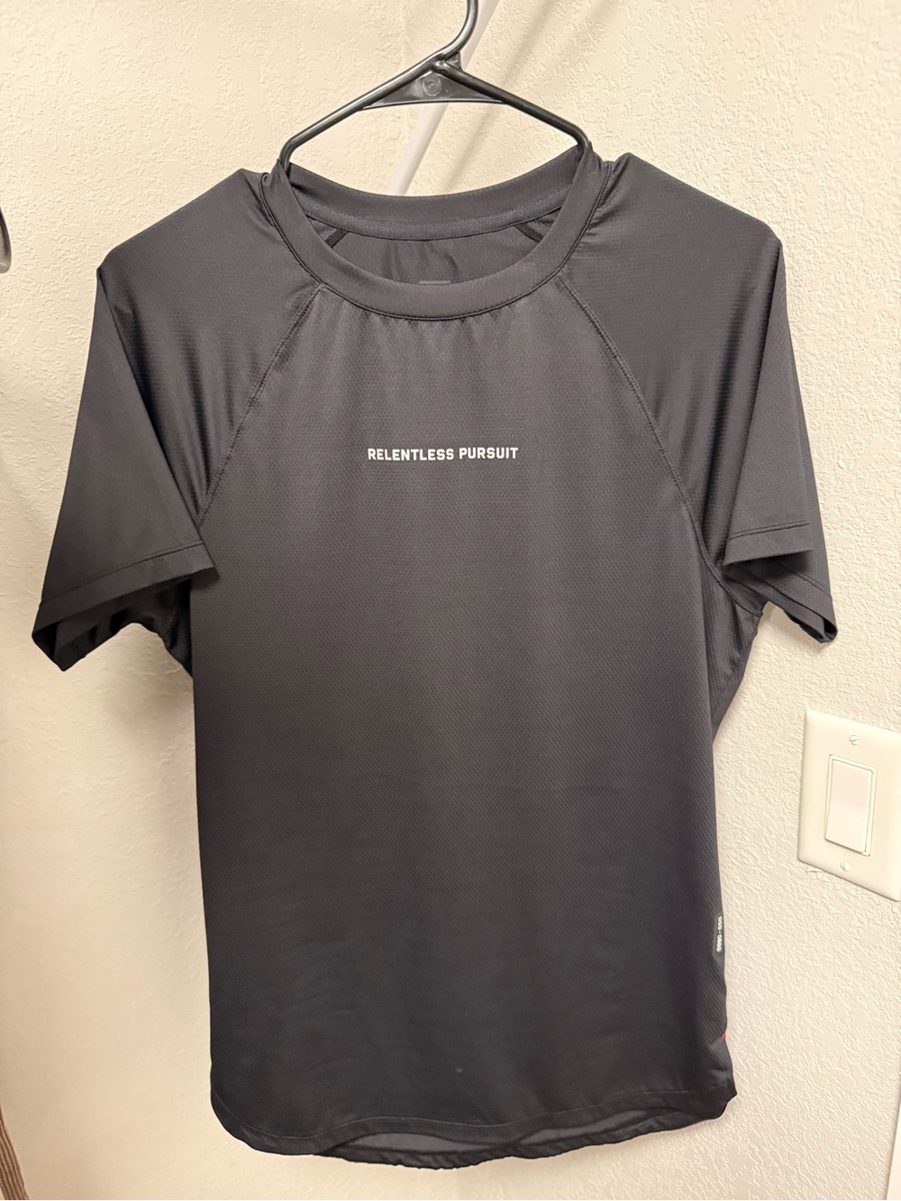 Men’s ASRV RELENTLESS PURSUIT Black Athletic Tee - Meduum